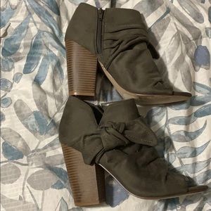 Open toed high heel shoes